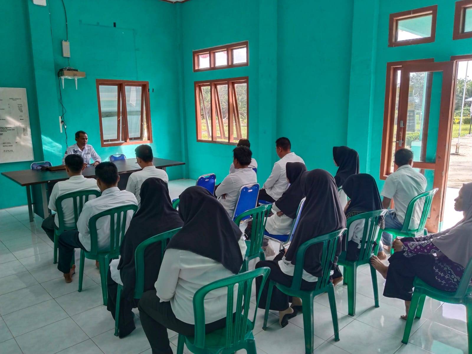 Rapat Evaluasi Setiap Bulan Untuk Perangkat Desa 